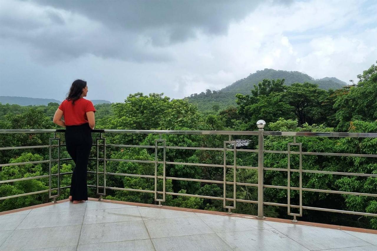 Aqua & Sage By Stayvista - Riverside Villa With Pool & Terrace Karjat Exterior photo